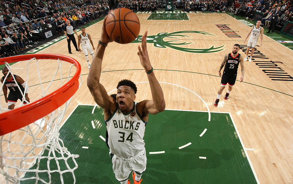 NBA-字母哥争议压哨绝杀凯尔特人，终结对手五连胜登顶东部引热议